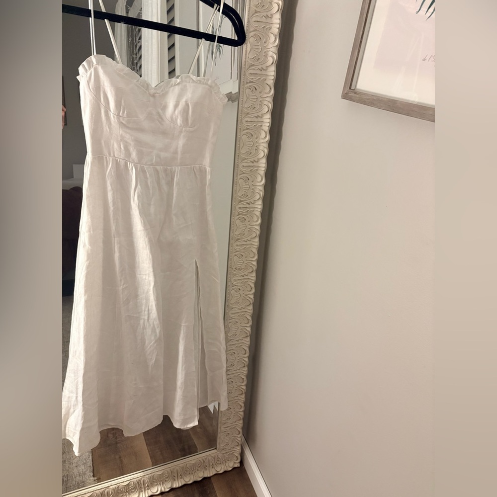 Reformation Prune White linen Dress. Size 2. EUC